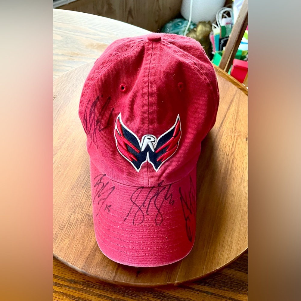 ***AUTOGRAPHED*** Washington Capitals Hat - 4 Signatures - Red - Size 7